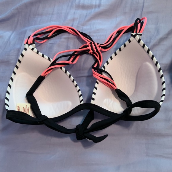 Bathing suit - Picture 3 of 4